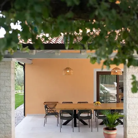 Old Oak Villa *